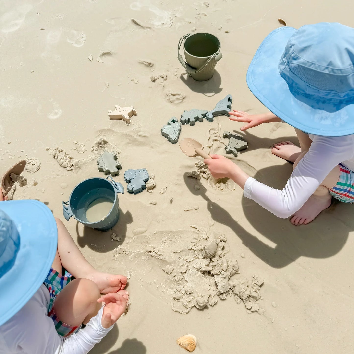 Silicone Beach Toy Set - Calla & Friends