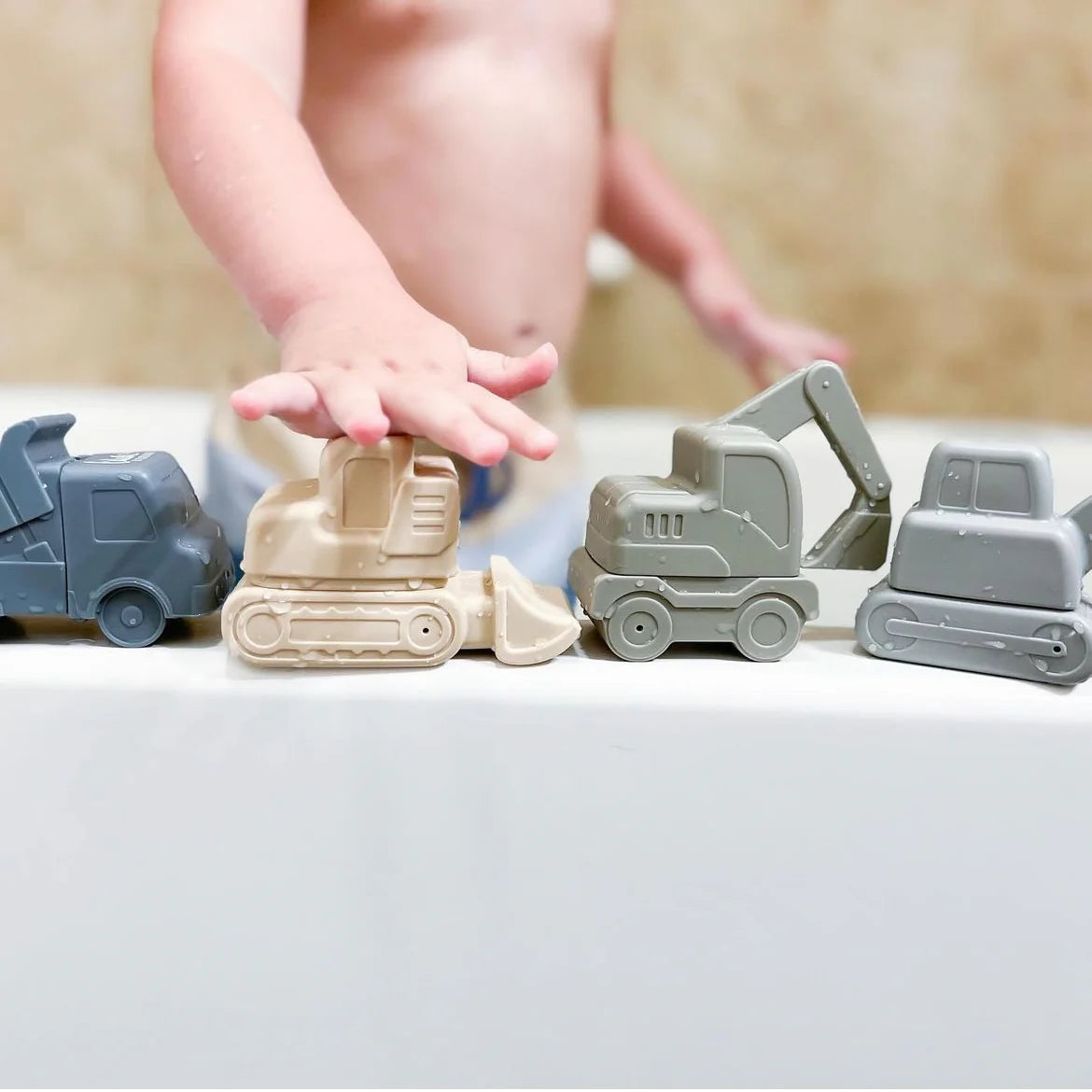 Grant's Truck Bath Toys - Calla & Friends